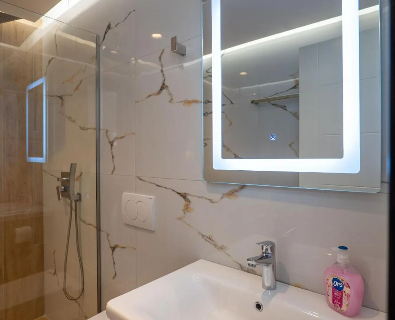Hotel Fori'S Rooms Himarë