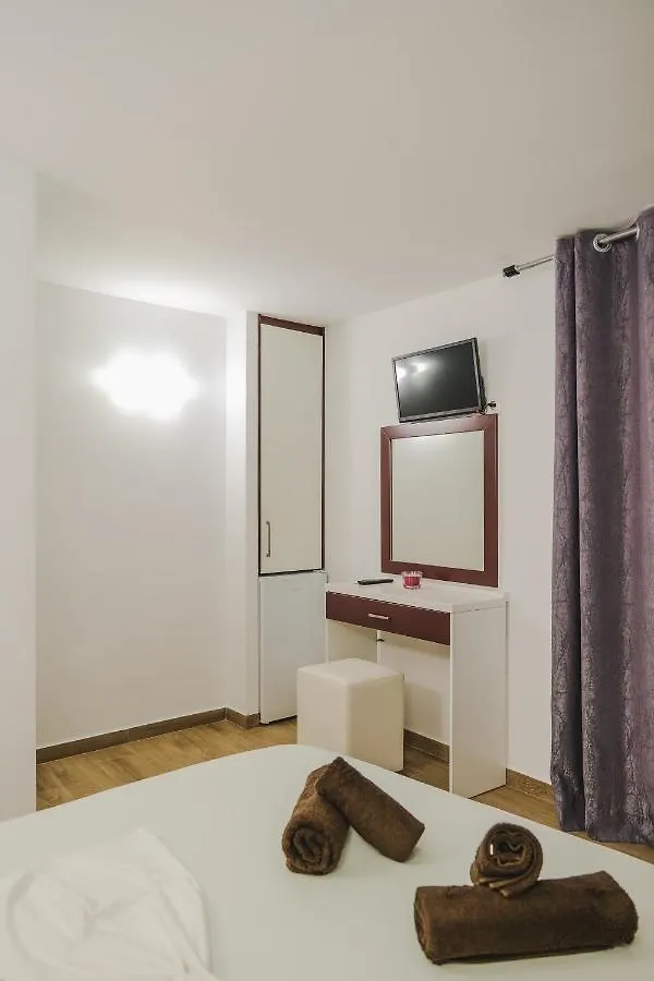 Fori'S Rooms Himara